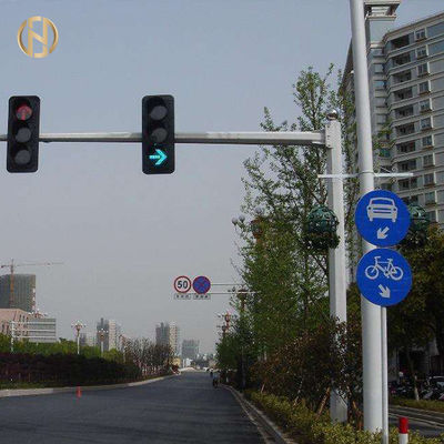 Kırmızı Sarı Yeşil Işıklar Yüksek Hassasiyetli 6M X 6M L Tip Stop Işık Direği