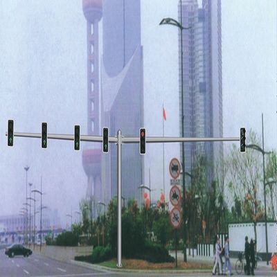 Yeşil Sarı Kırmızı Işık Direği 3M 6M Sıcak Daldırma Galvaniz / Toz Boya Yüzeyi