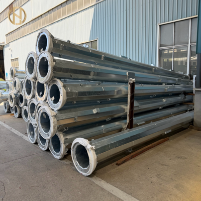 satın almak 30m Yuvarlak Konik Yüksek Mast Işık direği    160km/h Tayfun Dirençli Yükseltme ve Alçaltma Sistemi (Q235B / Q355B Seçenekleri) online manufacture