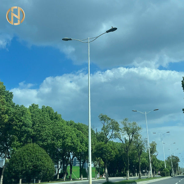 3m 6m 8m 12m Özel Hot Dip Galvanize Sekizgen Güneş Yolu Işık direği Tasarımı