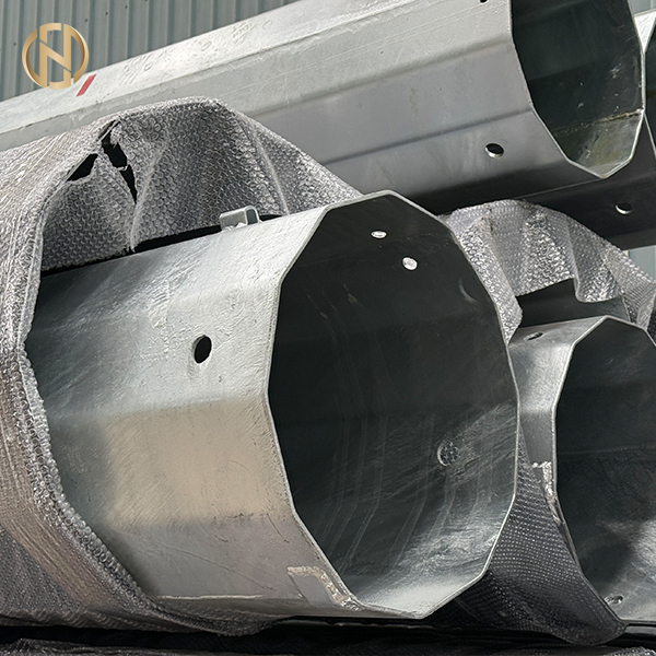 Sıcak Daldırma Galvanizli Yüksek Gerilim Güç Elektrik İletim Hattı Direği Elektrik Ekipmanları