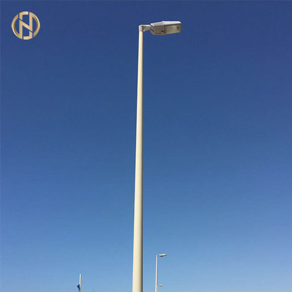 Güvenilir 10m Modern Yol Lambası Çift / Tek Kol ISO 9001 Sertifikalı