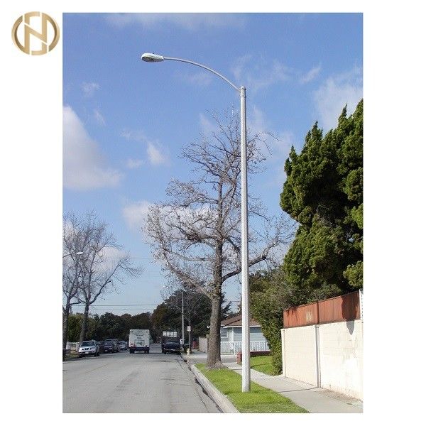 Renkli Resim Özel Elektrikli Sokak Işığı direği Sıcak Dip Galvanize Kaplama ve Çelik Tüple