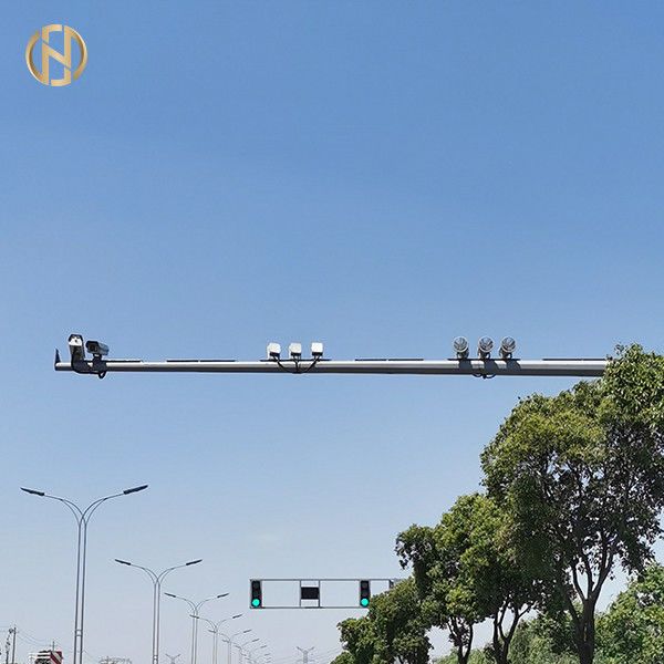 Çokgen Şekil CCTV Kamera Direği Boyama ile Sıcak Daldırma Galvanizli CCTV Mesajları