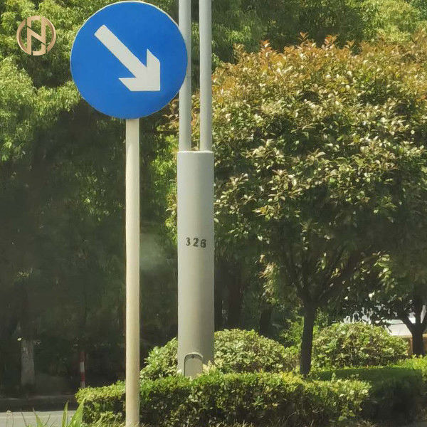 Yüksek Çekme Çelik Yol İşaret Direği Kolay Güvenli Kurulum Uzun Hizmet Ömrü