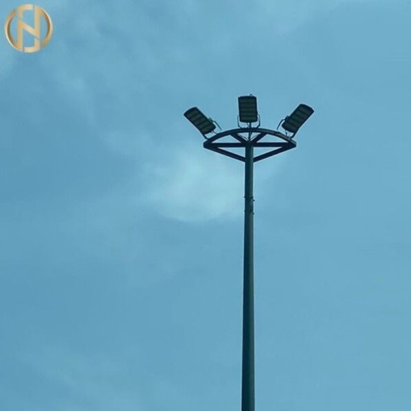 10mm Kalınlık Poligonal Sokak Yüksek Direk Aydınlatma Direği Sıcak Daldırma Galvaniz